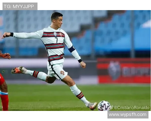 全球足球巨星时尚风采与服装潮流解析 全球足球巨星时尚风采与服装潮流解析