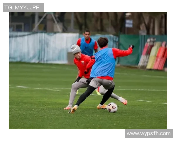 足球吸盘的魅力与技术解析如何提升你的足球技巧与比赛表现 足球吸盘的魅力与技术解析如何提升你的足球技巧与比赛表现